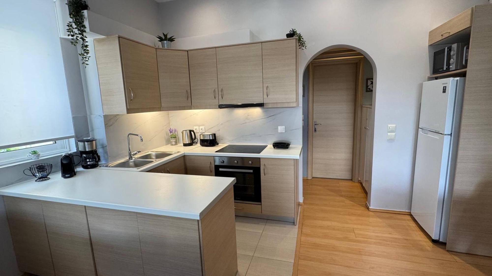 Elegant Glyfada Apartment-Private Garden-Near Metro Афины Экстерьер фото